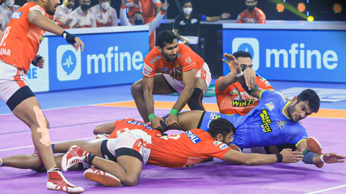 Bhavani Rajput in action during a PKL match